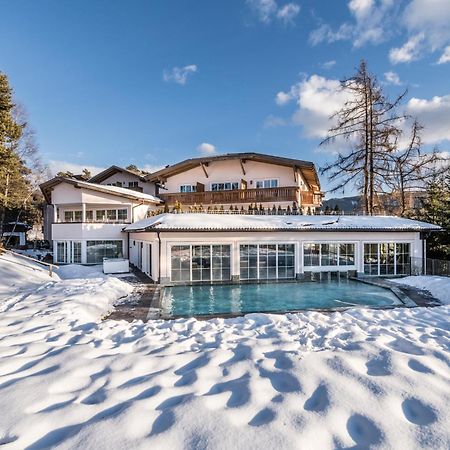 Wellnesshotel Erica Nova Ponente Zewnętrze zdjęcie