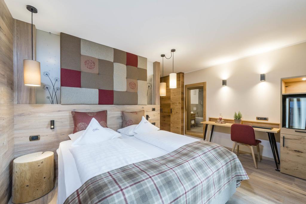Wellnesshotel Erica Nova Ponente Zewnętrze zdjęcie