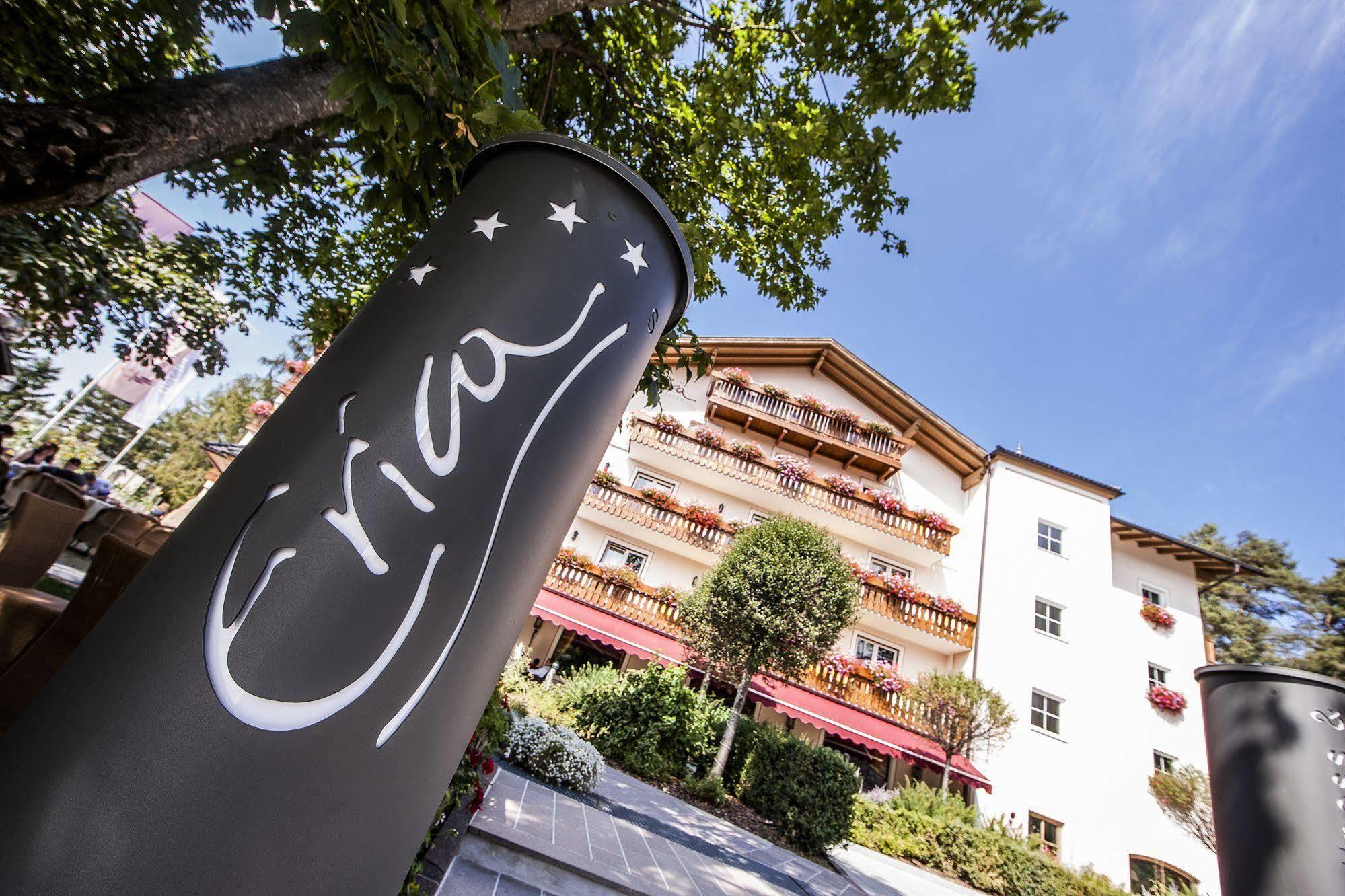 Wellnesshotel Erica Nova Ponente Zewnętrze zdjęcie