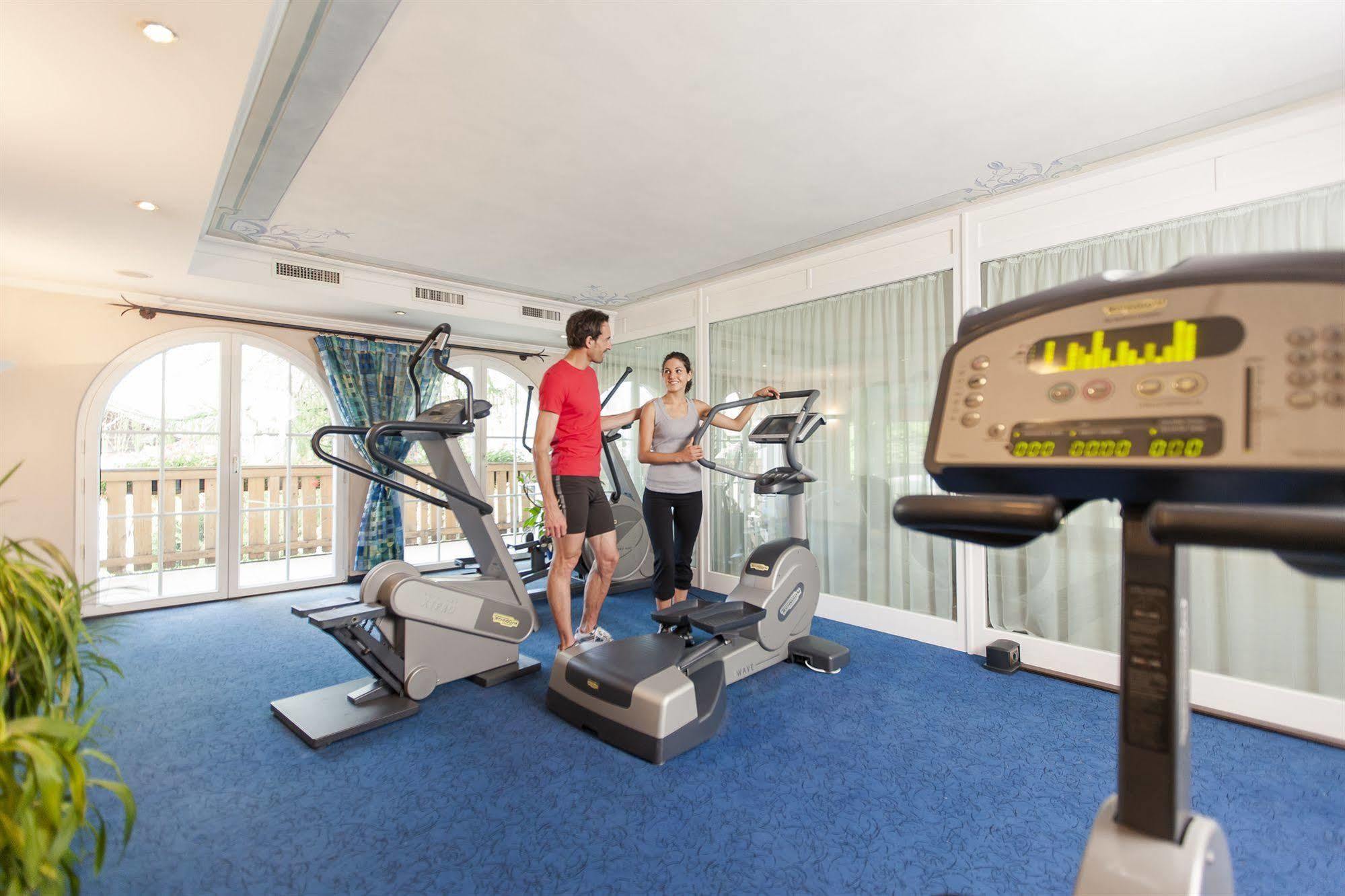 Wellnesshotel Erica Nova Ponente Zewnętrze zdjęcie